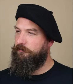 Dunkelblaues Französisches Beret