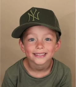 NEW ERA Kid Trucker Cap Tonal Mesh NY Olive